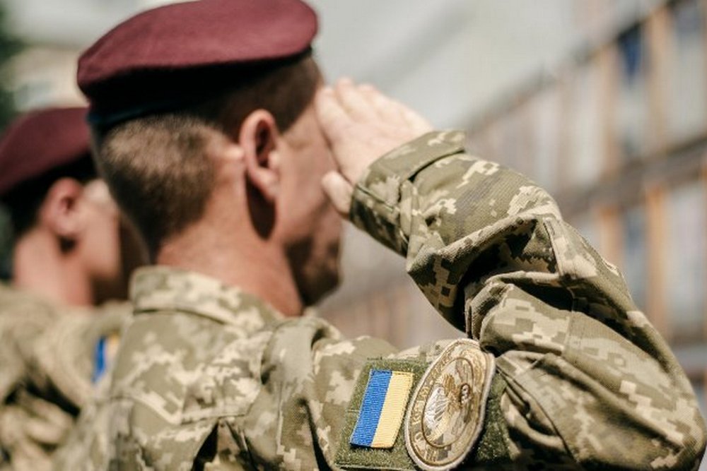 Khto-u-ZSU-mozhe-vyjty-na-pensiiu-za-vysluhoiu-rokiv-iaki-umovy-otrymannia-vyplat_