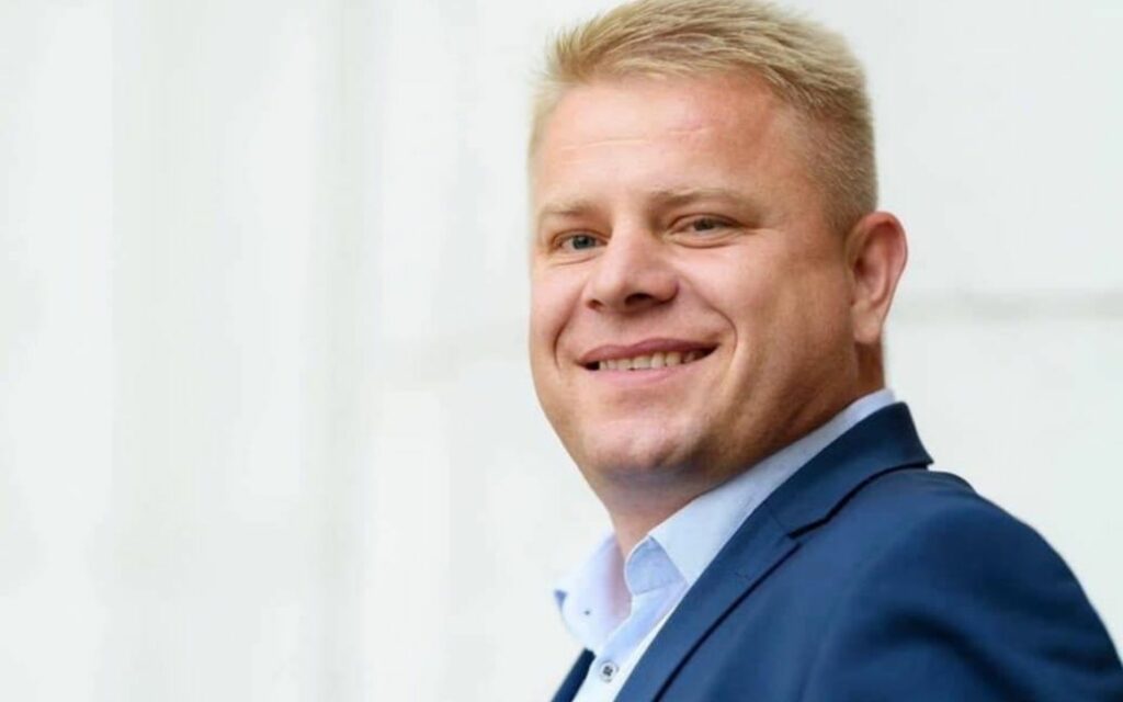 b2090829e937afe52e3883b26e9c0b8c