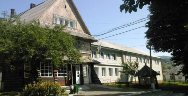 verkhovyns-ka-likarnia-768x394