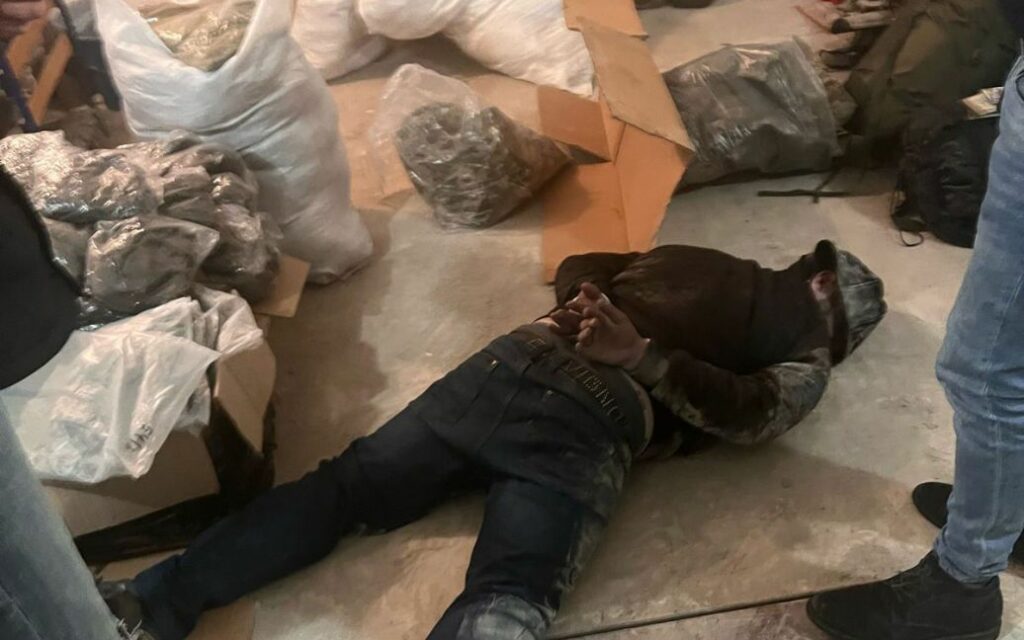 6e68b843e48be4bbfbd5694f44ece1b7