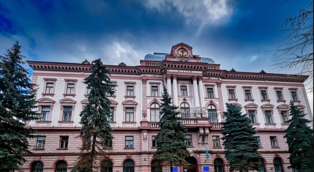 999595922229-1195x656 (1)