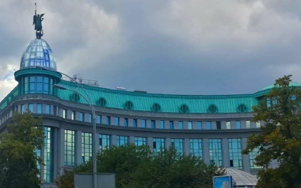 e25d071ec6724738b2c532e8b9a3218d