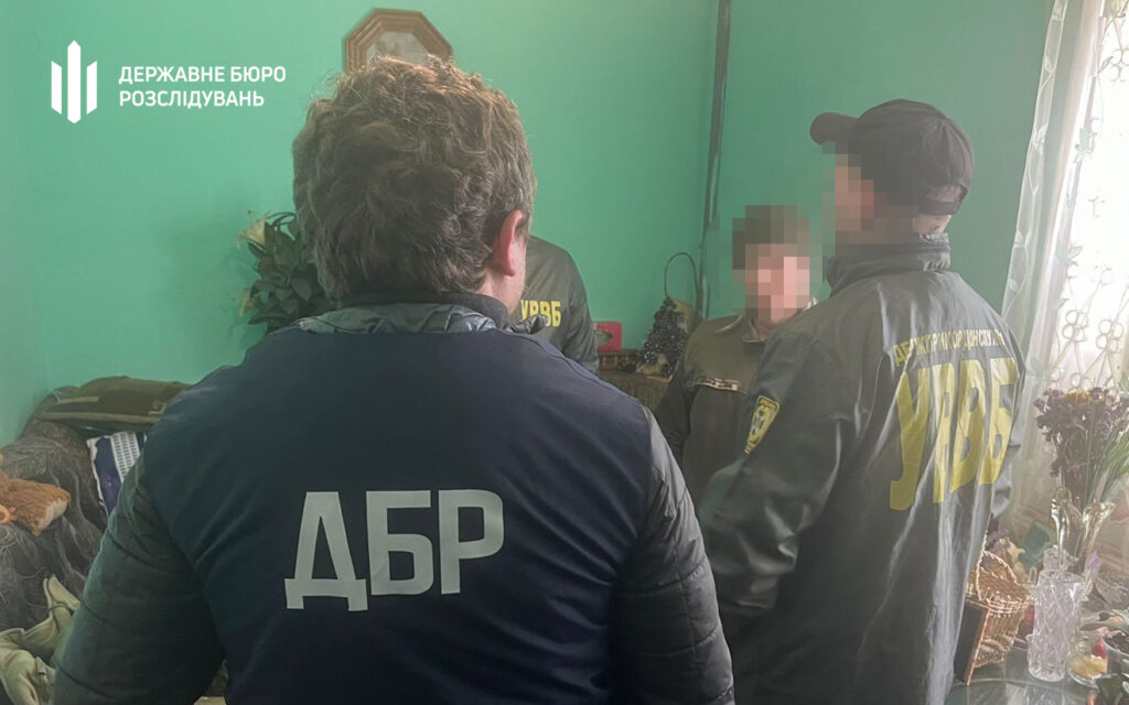 dbr-povidomilo-pro-pidozru-prikordonnici-yaka-za-9-tis.dolariv-ssha-obicyala-perepraviti-vijskovozobovyazanogo-za-kordon-4