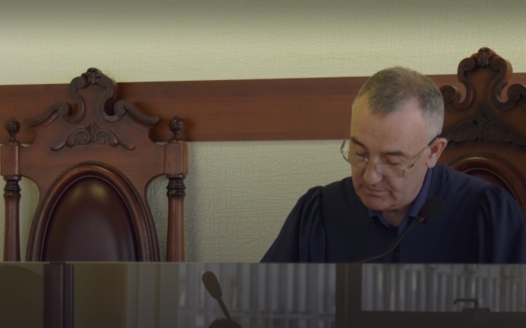 f1523bbfbe290951ce341cee11457c97