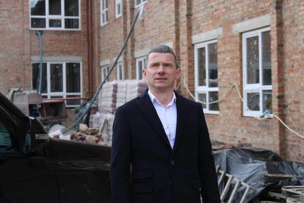 Карколомна історія успіху останнього селищного голови Брюховичів Володимира Доманського