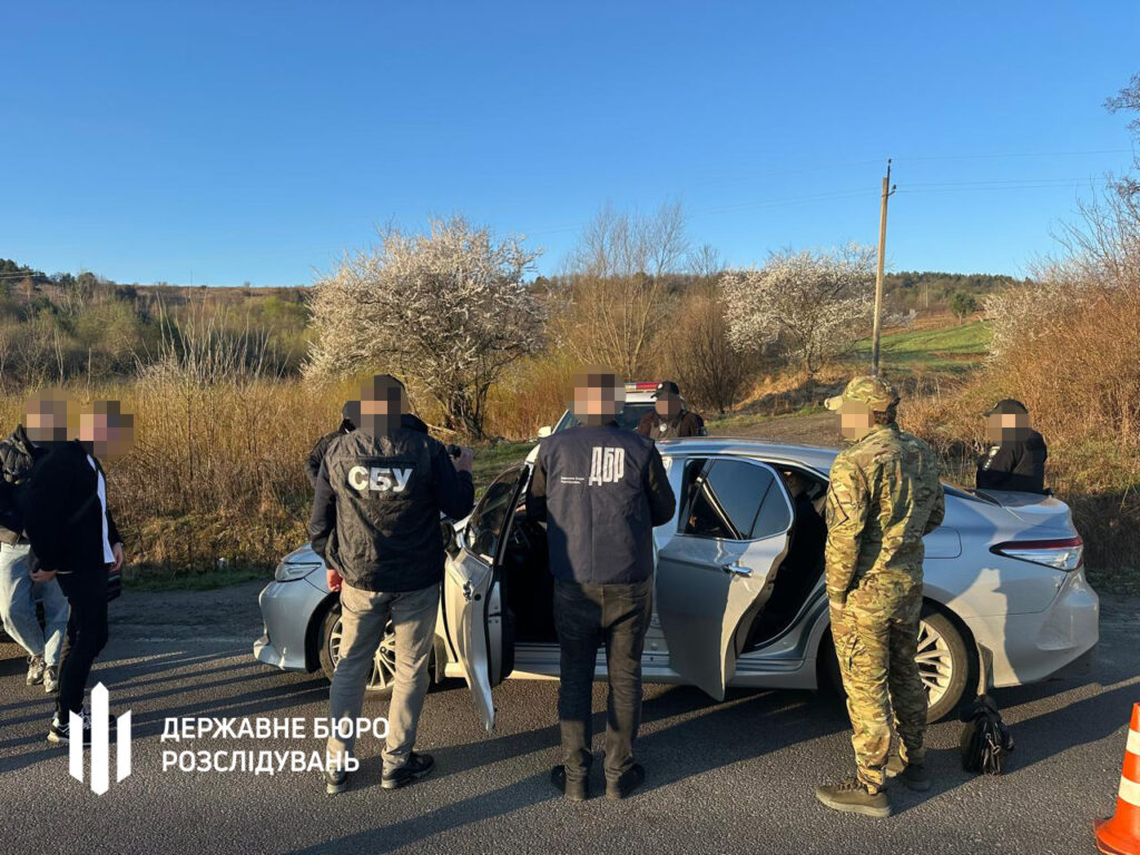 Хабарництво на кордоні: митник Львівщини брав "відкати" за вивезення незадекларованої валюти