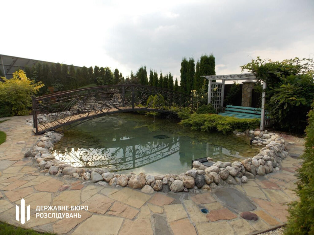 Екс-керівник податкової служби Тернопільщини отримав підозру через приховування майна на 23,4 млн грн