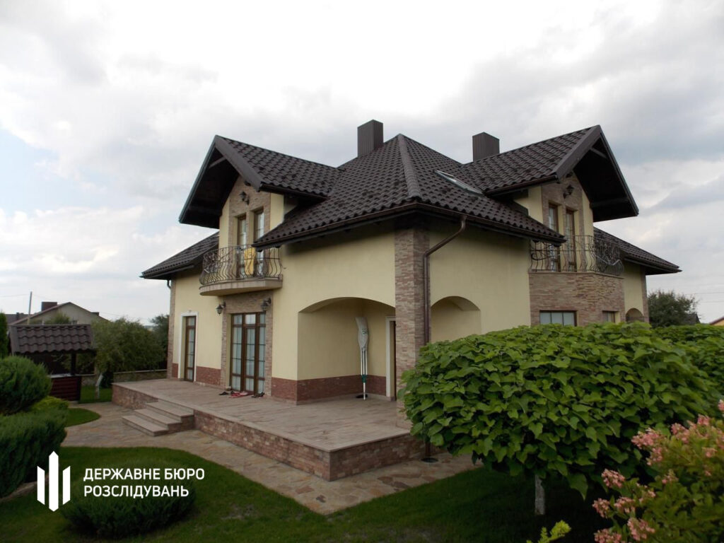 Екс-керівник податкової служби Тернопільщини отримав підозру через приховування майна на 23,4 млн грн