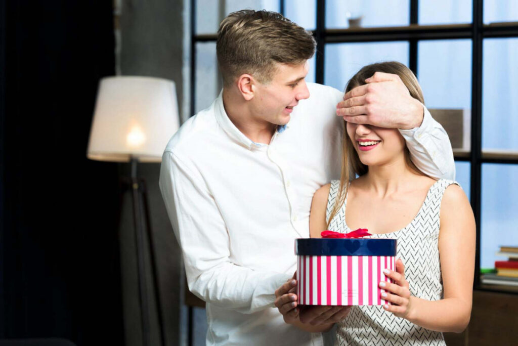 Як здивувати жінку: дієві ідеї, які викликають емоції