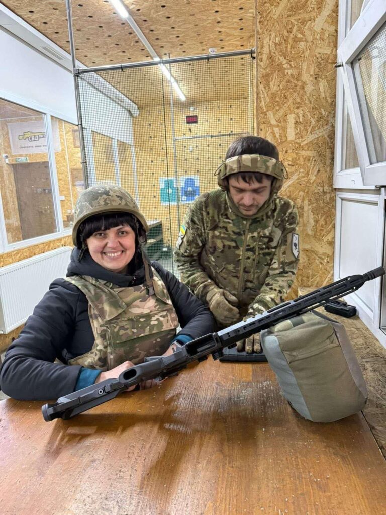 У Франківську запрацював безкоштовний центр підготовки цивільних до національного спротиву