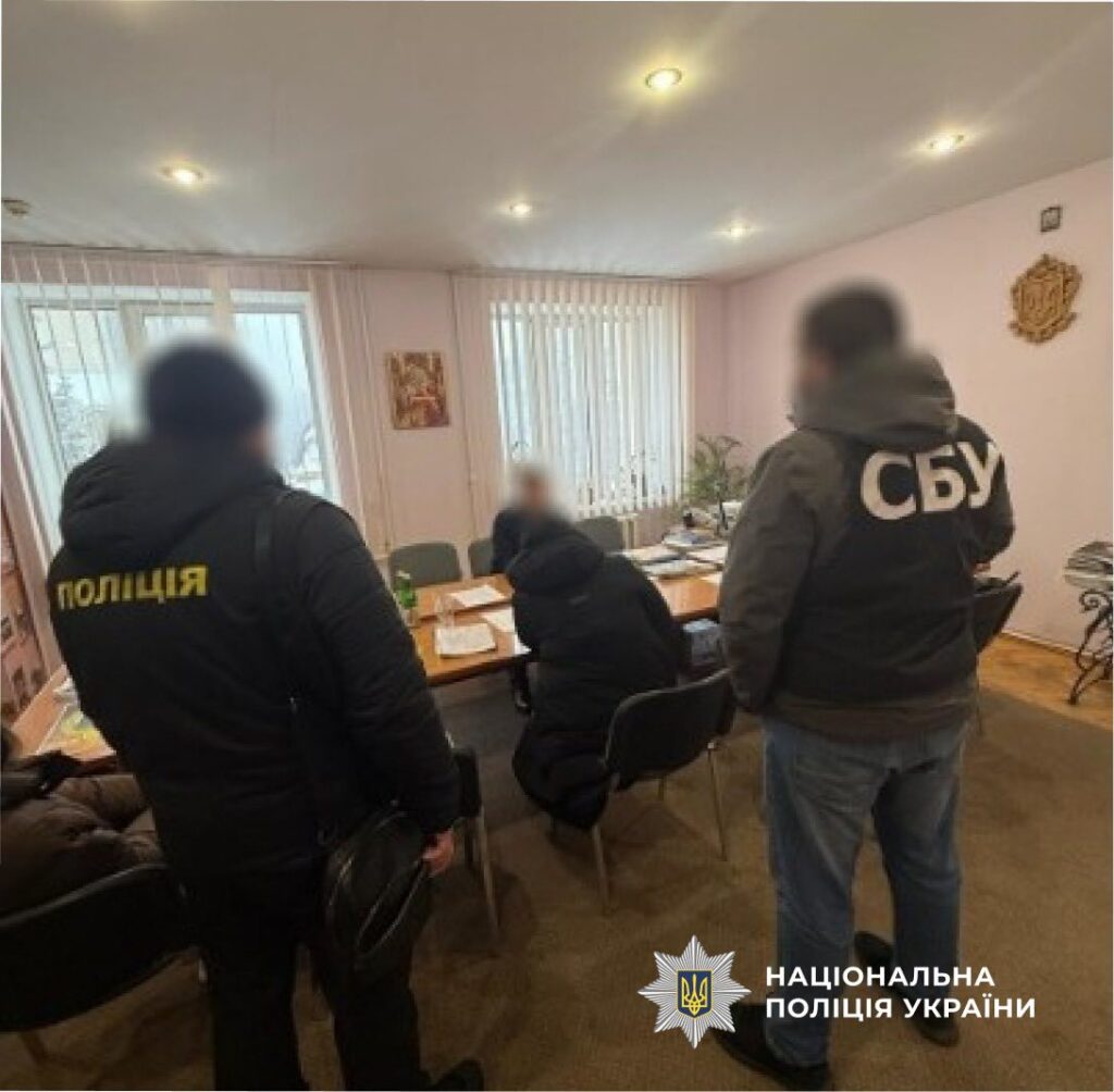 Хабарі за захист дисертації: у кримінальній справі фігурують викладачі з Прикарпаття та Львова