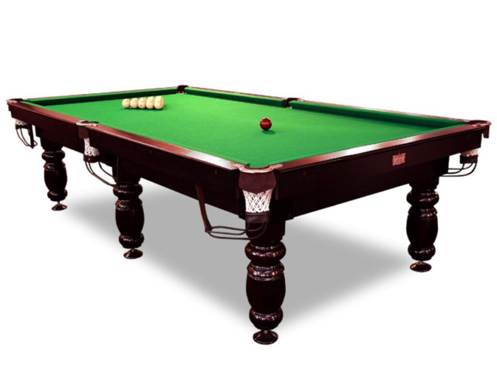 Більярдний стіл