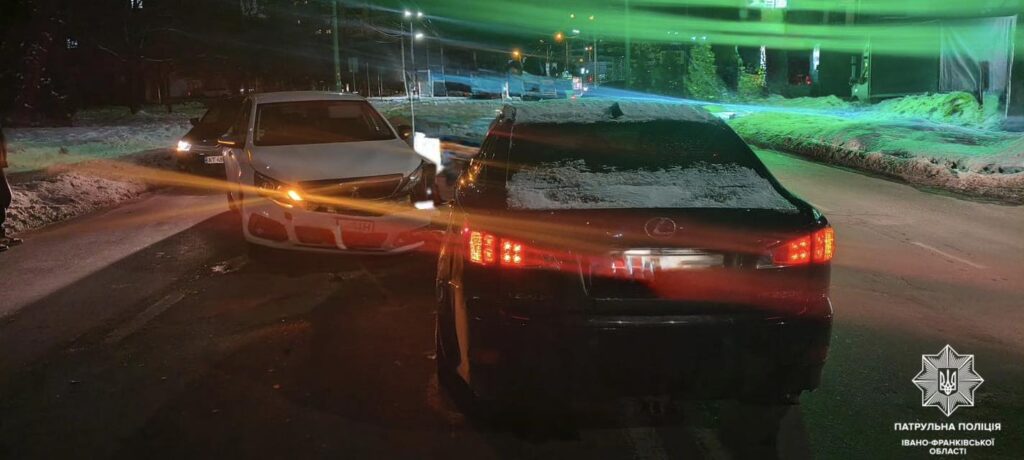 дтп лексус врізався в пежо поліція іф