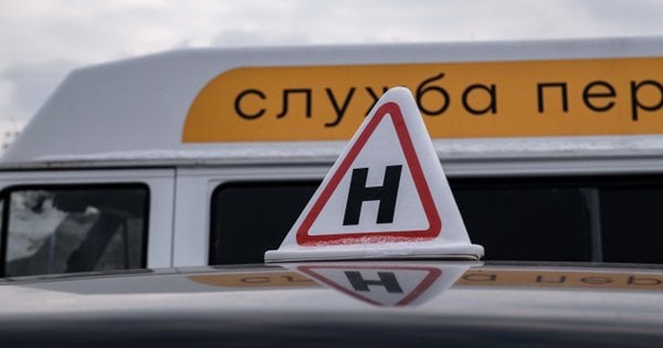 У Івано‑Франківську пропонують обмежити рух навчальних авто в години пік