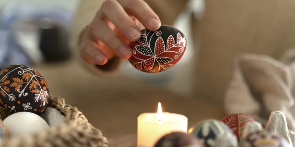 Майстер-класи з писанкарства в Івано‑Франківську: дати, адреси та умови участі напередодні Великодня