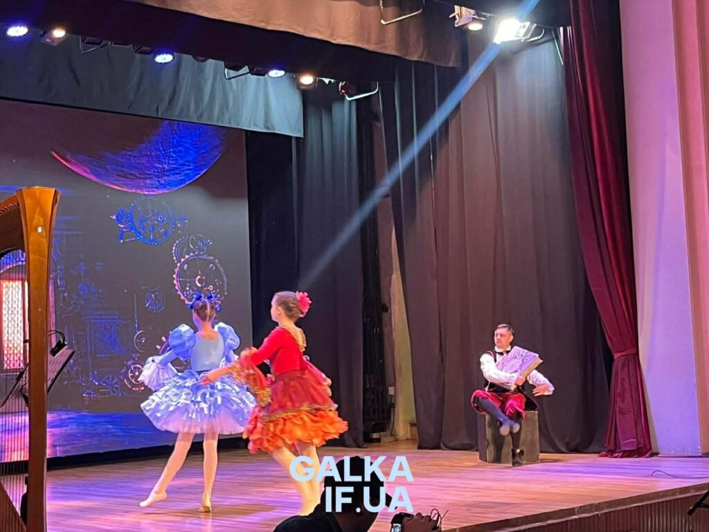 У Франківську презентували програму фестивалю «Прикарпатська весна»: відкриття балетом «Дівчина з голубими очима»