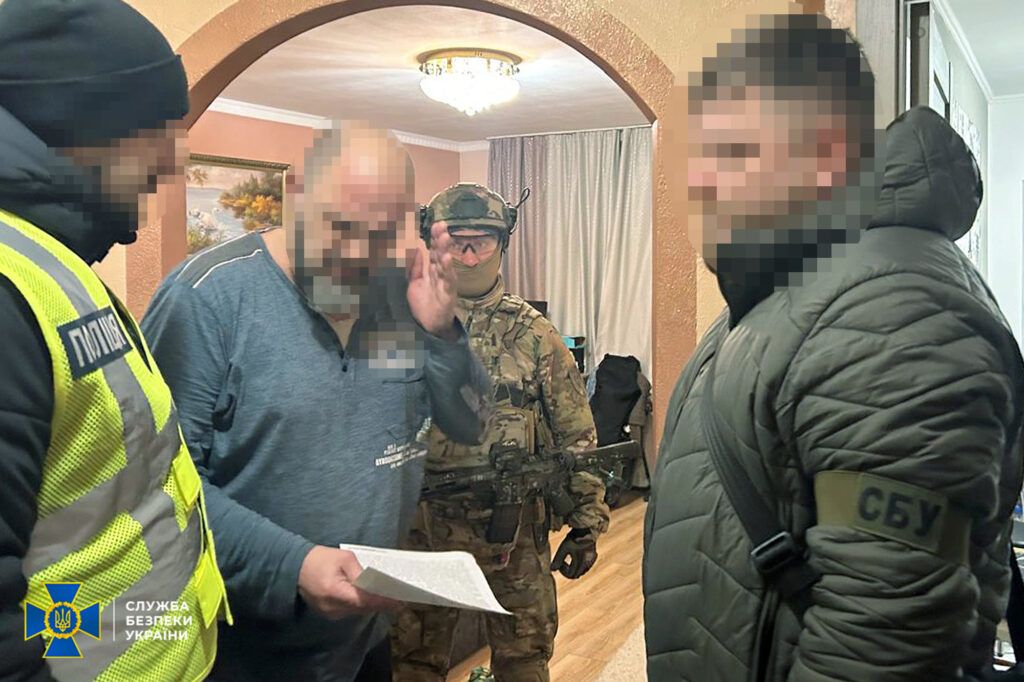 У Івано‑Франківську викрили групу, яка переоформила квартиру померлої жінки на підставну особу