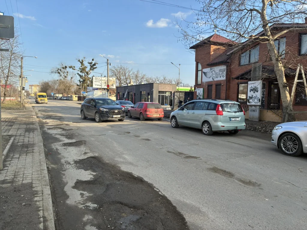 Івано‑Франківськ оголосив тендер на поточний ремонт доріг: Північний бульвар, С. Петлюри, Калуське шосе та перехрестя