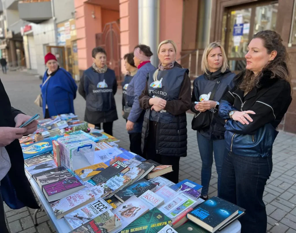 У Франківську спільнота Святого Егідія зібрала 15 000 грн на книжковому ярмарку