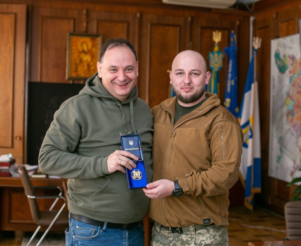 Руслан Марцінків став «Другом 42‑ї окремої механізованої бригади імені Валерія Гудзя»