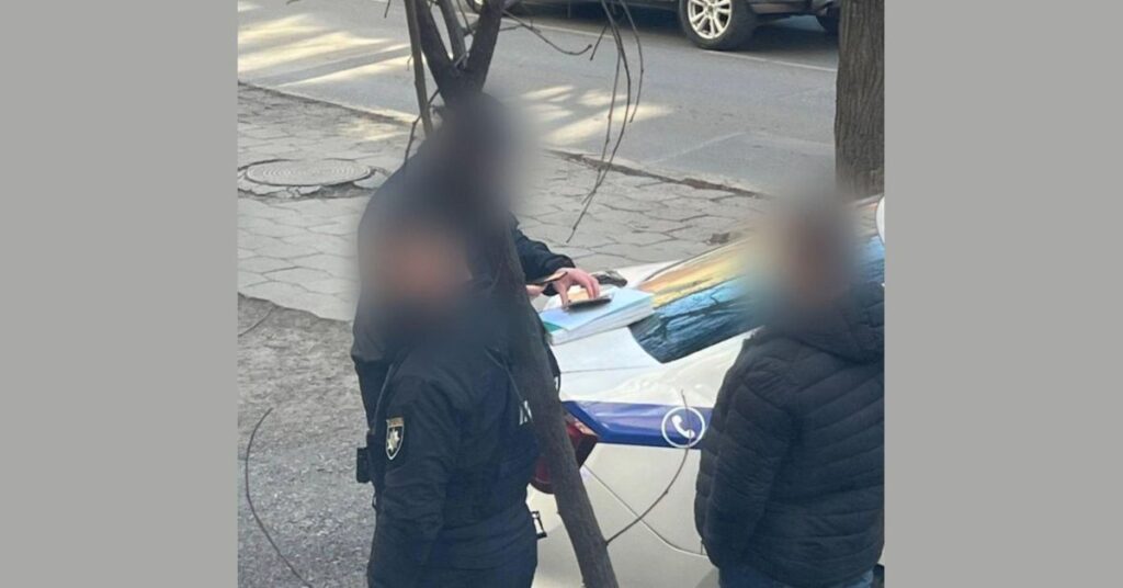 В Івано‑Франківську затримали чоловіка з пневматичним пістолетом на вулиці Гординського