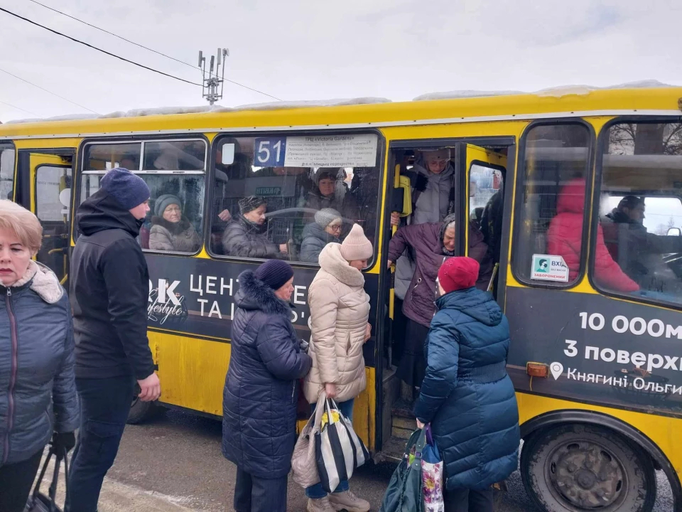 Івано‑Франківськ і Чернівці підвищили тарифи на проїзд через здорожчання пального