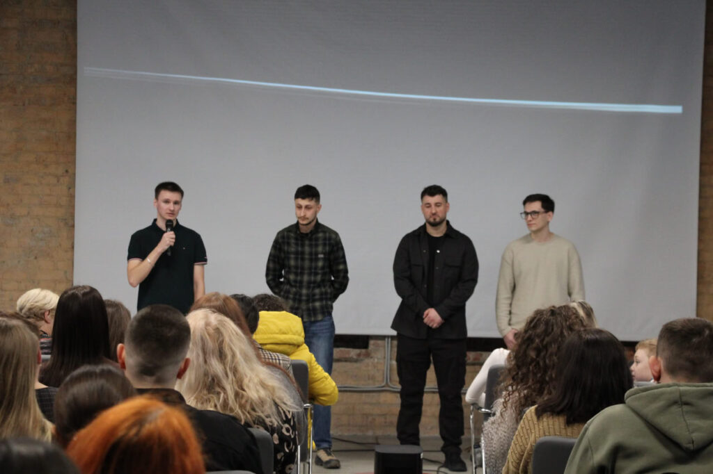 У Франківську відбулася прем’єра «Золотого дроту» — короткометражки про солдата і його службову собаку