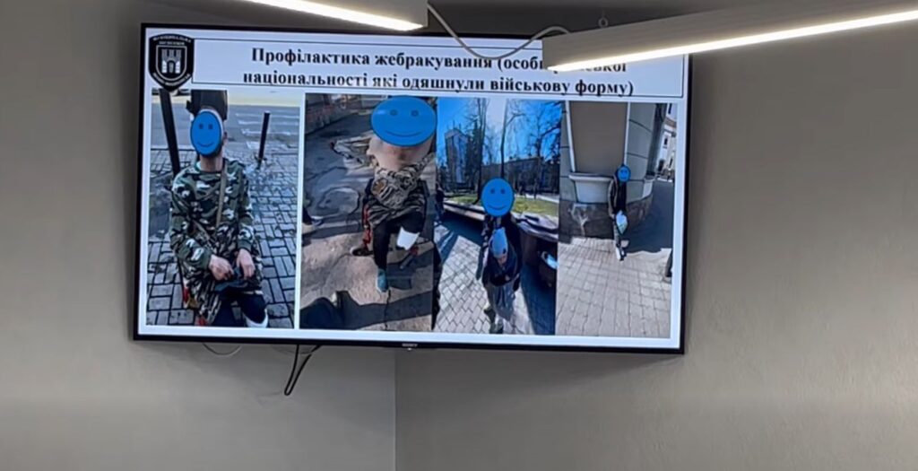 У Франківську чоловік у військовій формі жебракував — виявився шахраєм, що втік з полігону