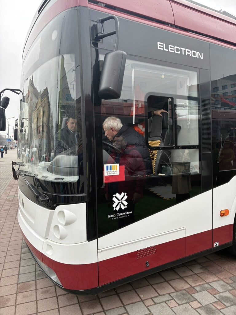 В Івано-Франківську запустили тролейбус №9 між ТЦ «Метро» та АС-3