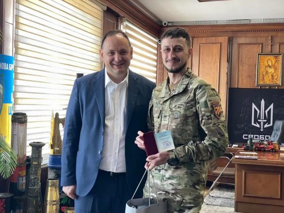 Актор франківського драмтеатру Богдан Романюк отримав нагороду «За честь і звитягу»