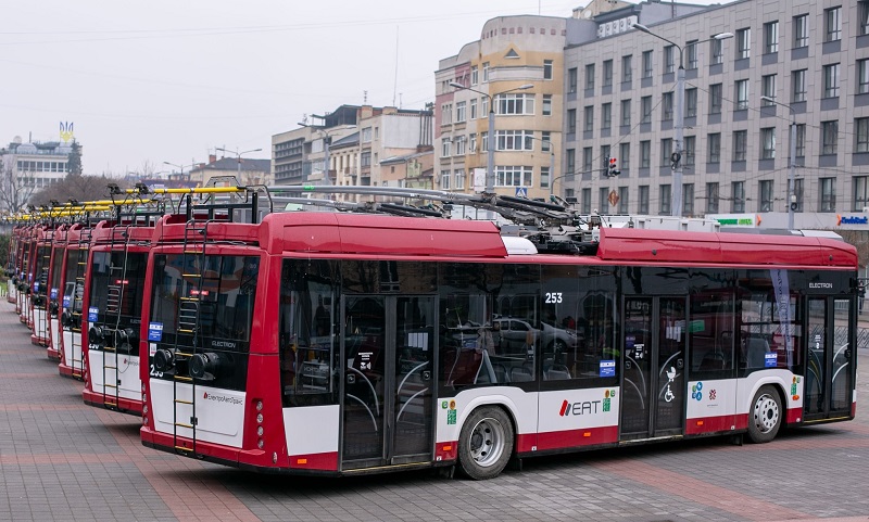 В Івано-Франківську дуобуси вийшли на новий комунальний маршрут №9