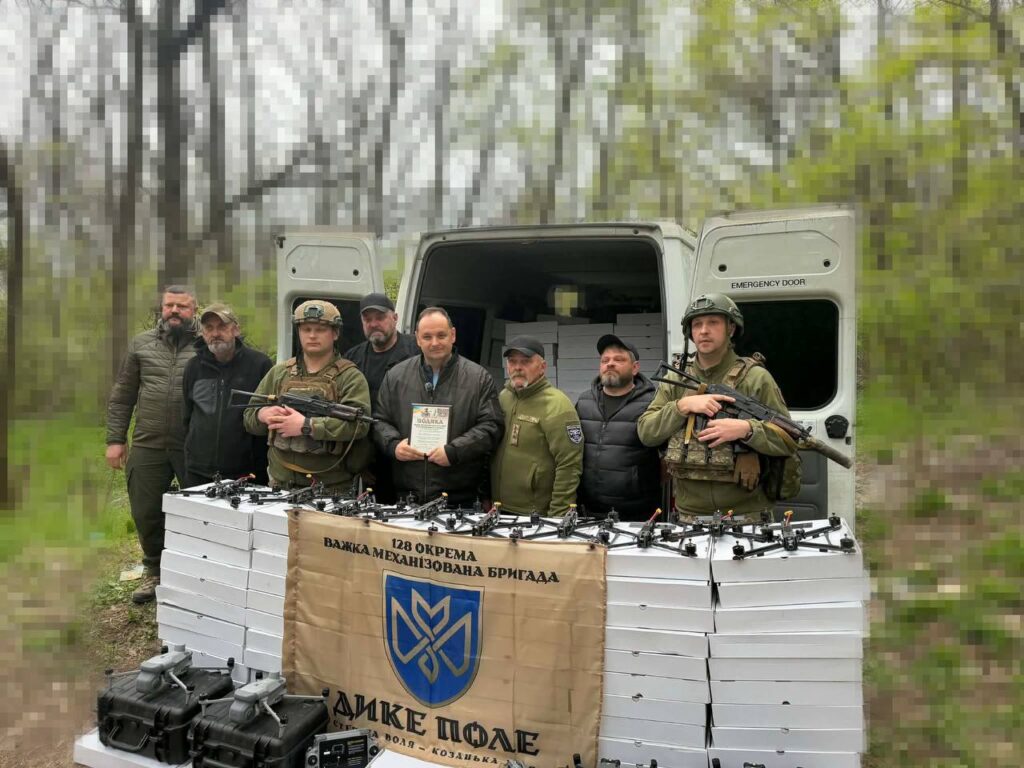 Івано-Франківськ передав 200 дронів військовим 128-ї бригади «Дике Поле» на Запорізький напрямок