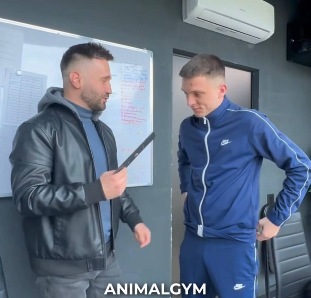 У Франківську чоловік уночі розбив двері спортзалу на Коновальця і отримав абонемент