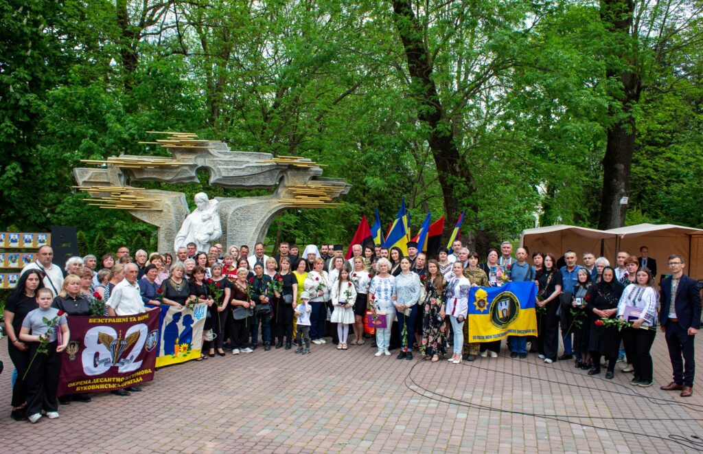 День міста в Івано-Франківську розпочали з передачі 400 FPV-дронів і вшанування полеглих захисників