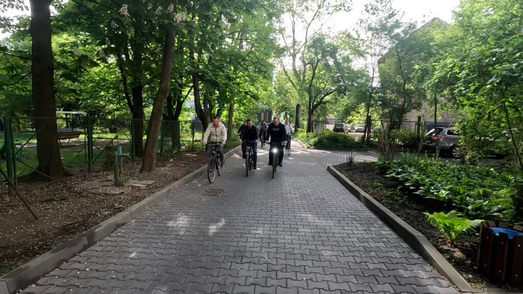В Івано-Франківську провели ранкову інспекцію центру міста та перевірили благоустрій