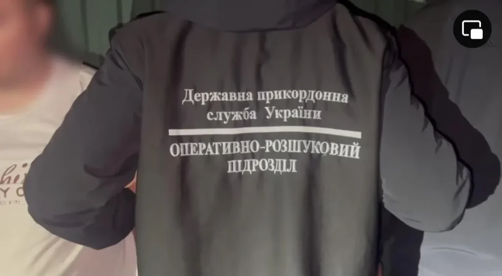 В Івано-Франківську оголосили підозру чоловікові у переправленні ухилянта через кордон
