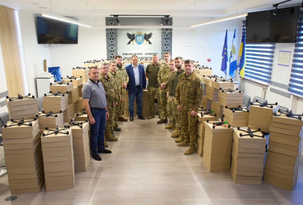 Івано-Франківськ до Дня міста передав військовим 400 дронів