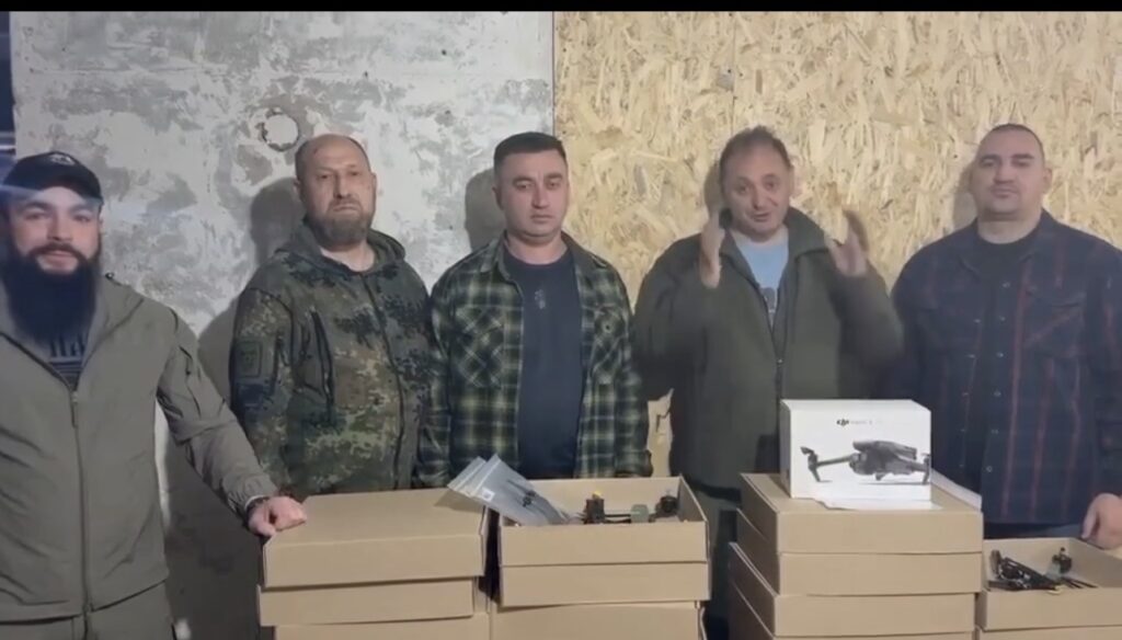 Франківська громада передала 50 FPV-дронів і Mavic Pro бійцям 91-го протитанкового батальйону