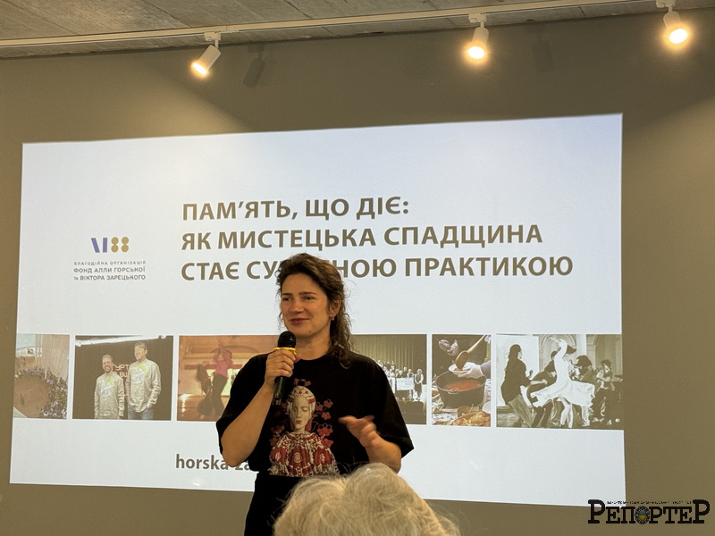 Олена Зарецька у Франківську розповіла про відновлення «Боривітра» та мозаїку драмтеатру