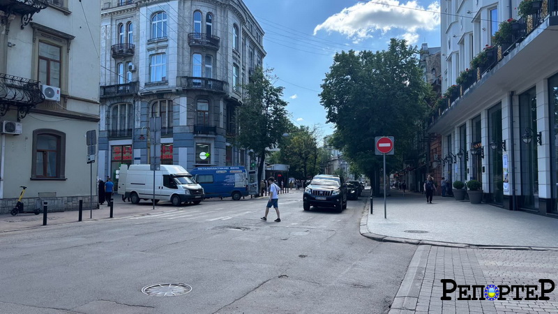 В Івано-Франківську оголосили три тендери на облаштування доступних тротуарів на вулиці Січових Стрільців
