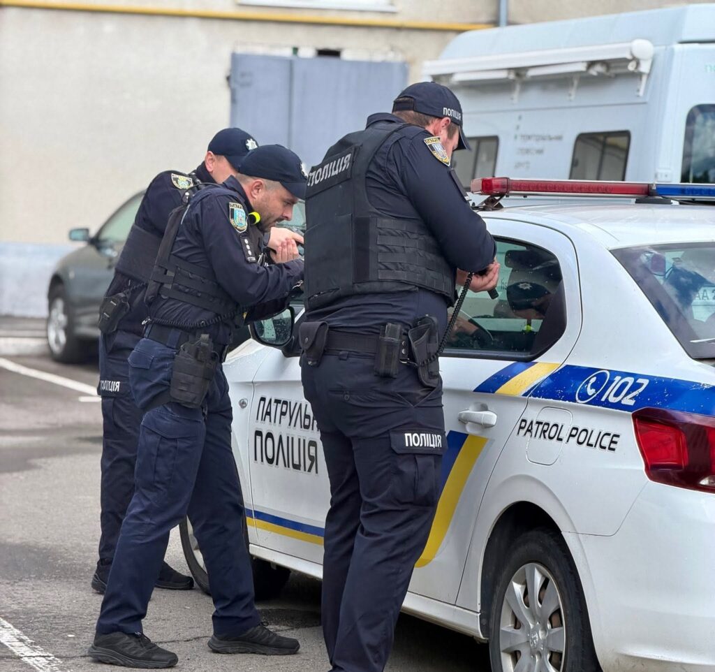 В Івано-Франківську патрульні відпрацювали алгоритми перевірки авто у ситуаціях високого ризику