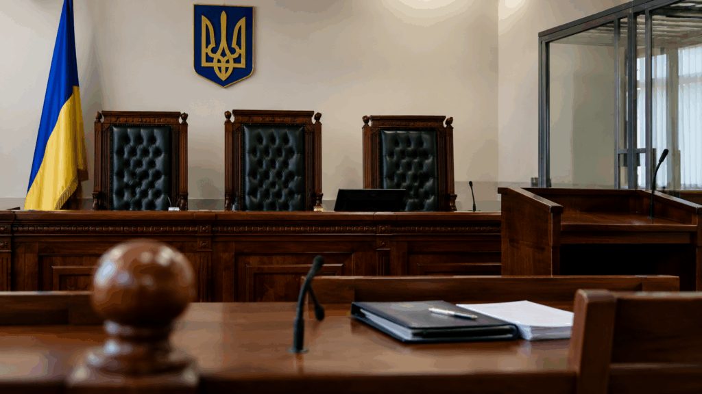 Івано-Франківський міський суд засудив двох чоловіків за побиття перехожого та його собаки на Пасічній