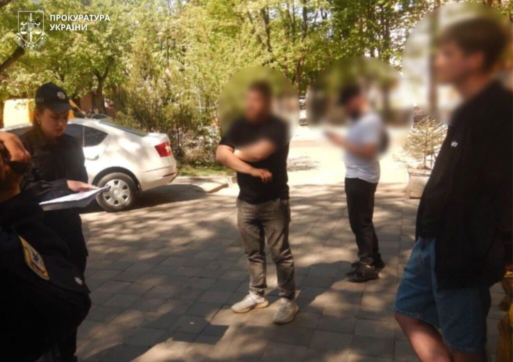 Суд у Франківську розгляне справу 10 обвинувачених у зберіганні психотропів, які перерахували 1 млн грн на ЗСУ