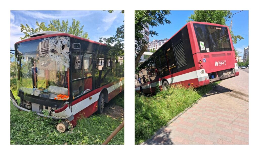 ДТП на вулиці Галицькій в Івано-Франківську: комунальний автобус з’їхав на узбіччя через пішохода