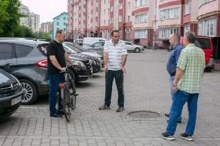 Руслан Марцінків провів інспекцію мікрорайону Пасічна та оглянув проблемні ділянки водовідведення