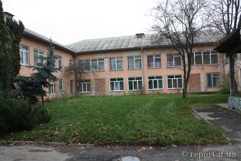 В Івано-Франківську міськрада створила НРЦ «Оберіг» і розділила навчально-реабілітаційний центр на два заклади