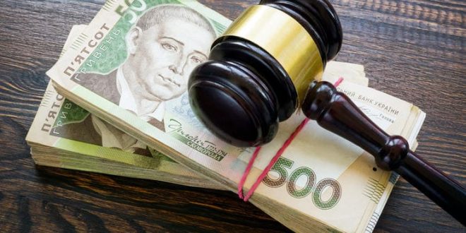 Суд в Івано-Франківську оштрафував п’яного водія ВАЗ 2101 за наїзд на припаркований Lexus і втечу з місця ДТП